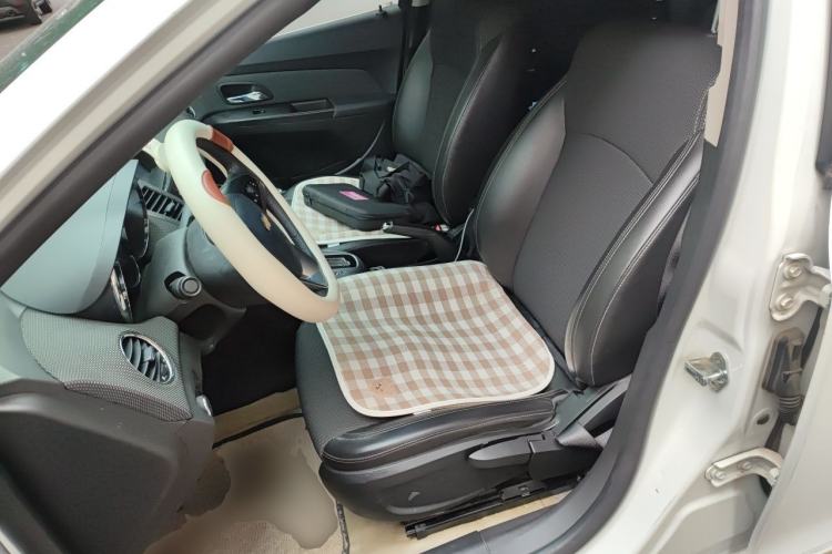 Used Chevrolet Cruze 2013 Hatchback 1.6T Automatic Flagship Model Left Front Seat