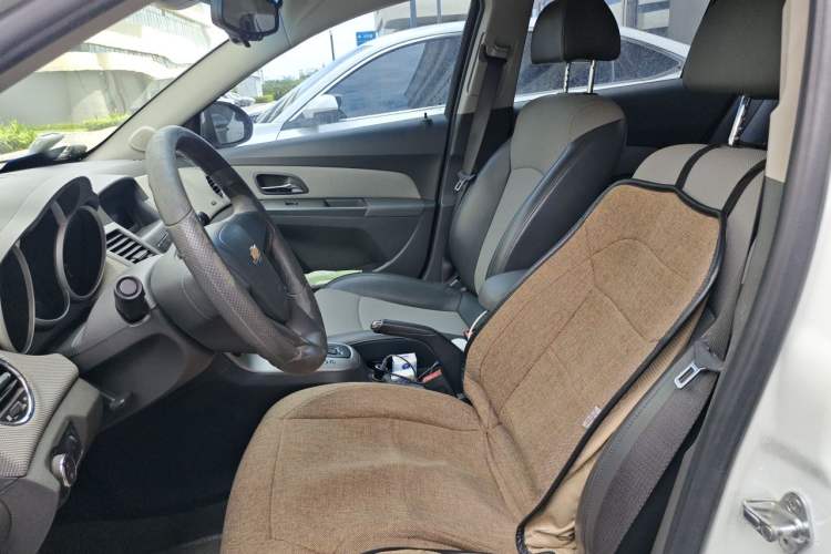 Used Chevrolet Cruze 2013 1.8L SE AT Left Front Seat