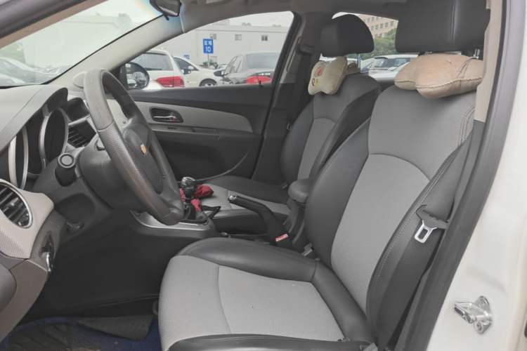 Used Chevrolet Cruze 2013 1.6L SE MT Left Front Seat