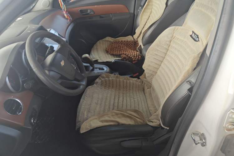 Used Chevrolet Cruze 2013 1.8L SE AT Left Front Seat