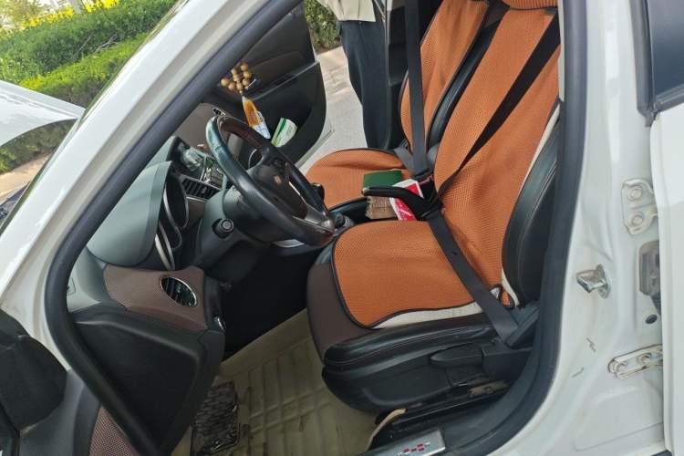 Used Chevrolet Cruze 2013 Hatchback 1.6L Manual Luxury Model Left Front Seat