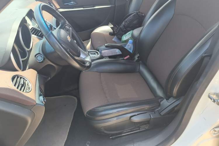 Used Chevrolet Cruze 2013 Hatchback 1.6L Automatic Luxury Model Left Front Seat
