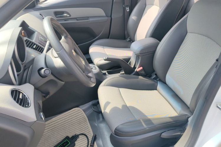 Used Chevrolet Cruze 2013 1.8L SE AT Left Front Seat