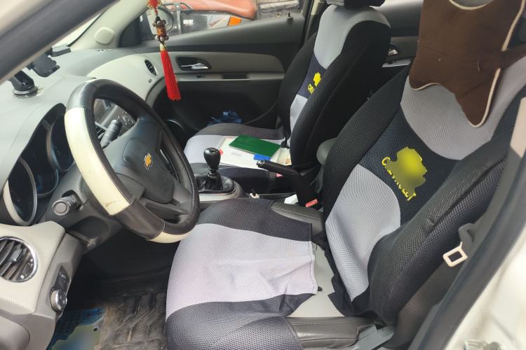 Used Chevrolet Cruze 2013 1.6L SE MT Left Front Seat