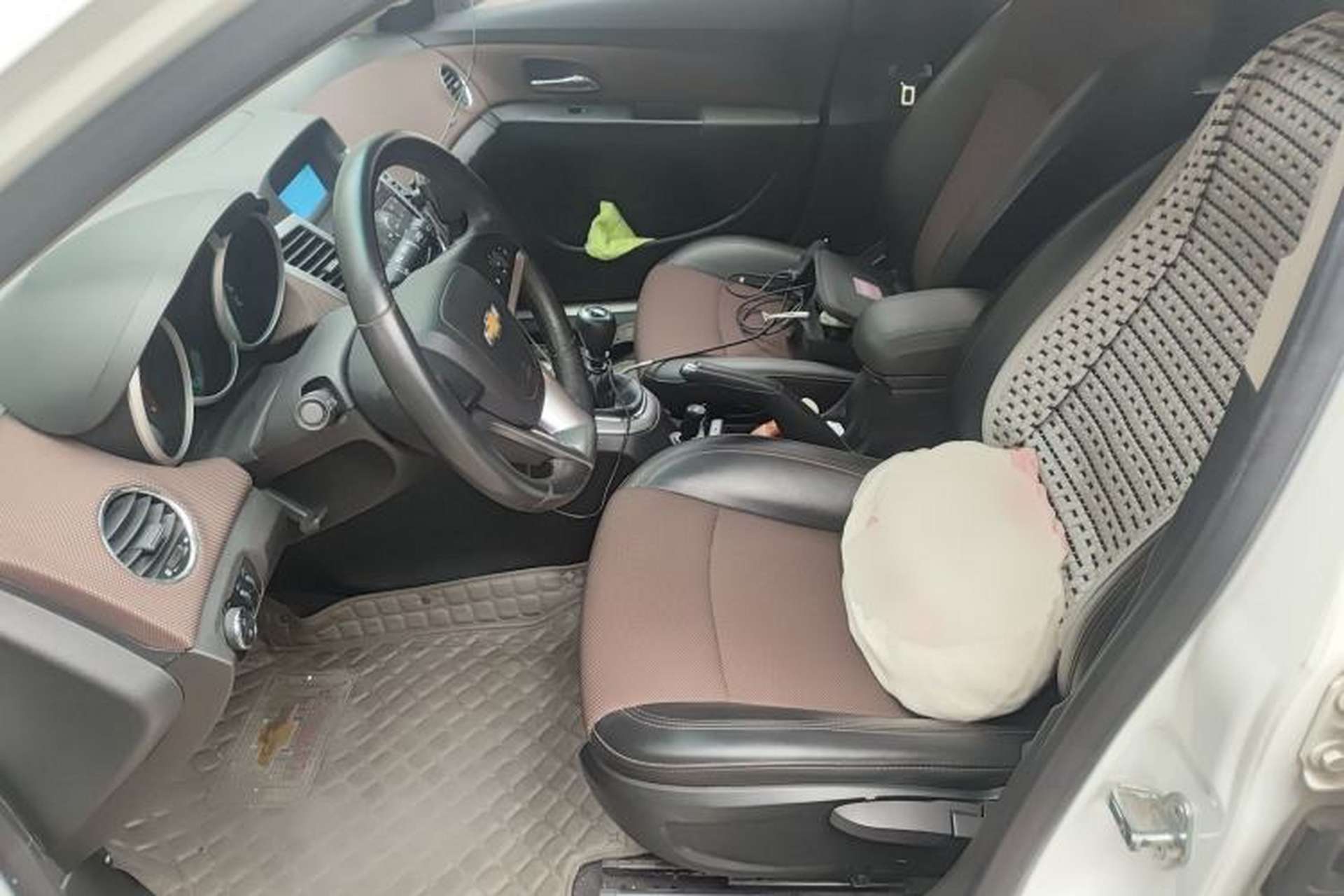 Used Chevrolet Cruze 2013 Hatchback 1.6L Manual Luxury Model Left Front Seat