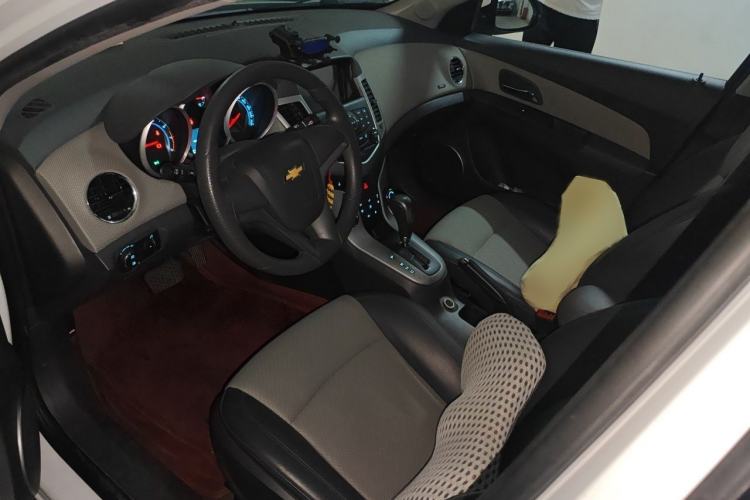 Used Chevrolet Cruze 2013 1.8L SE AT Left Front Seat