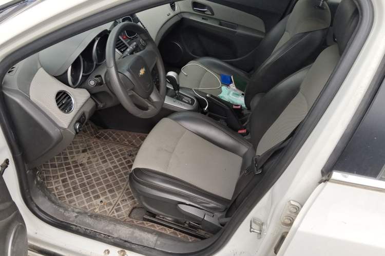 Used Chevrolet Cruze 2013 1.8L SE AT Left Front Seat