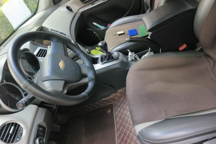 Used Chevrolet Cruze 2013 1.6L SL MT Left Front Seat