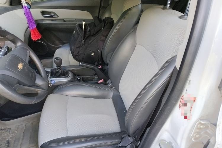 Used Chevrolet Cruze 2013 1.6L SE MT Left Front Seat