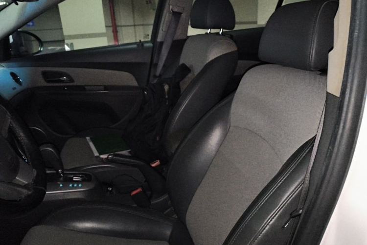 Used Chevrolet Cruze 2013 1.8L SE AT Left Front Seat