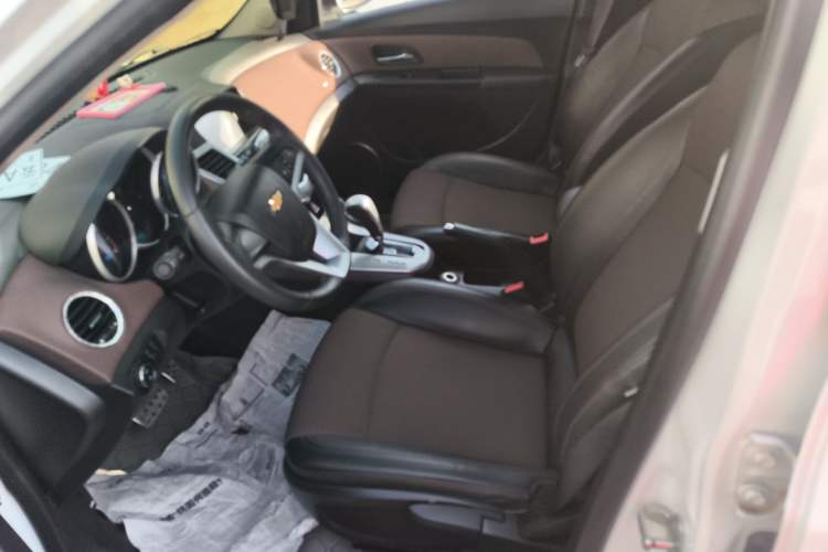 Used Chevrolet Cruze 2013 Hatchback 1.6L Automatic Luxury Model Left Front Seat