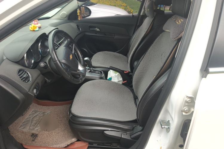 Used Chevrolet Cruze 2013 Hatchback 1.6T Automatic Flagship Model Left Front Seat