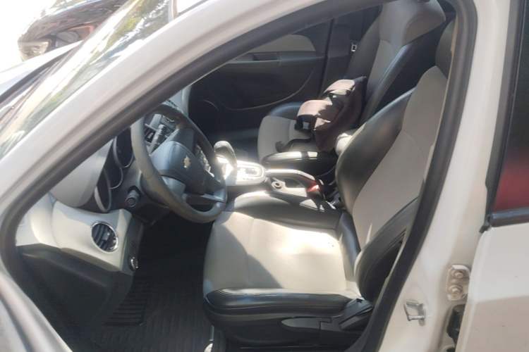 Used Chevrolet Cruze 2013 1.8L SE AT Left Front Seat