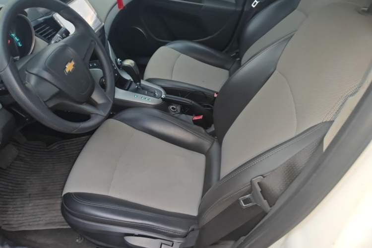 Used Chevrolet Cruze 2013 1.8L SE AT Left Front Seat