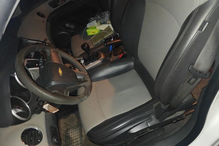 Used Chevrolet Cruze 2013 1.6L SE MT Left Front Seat