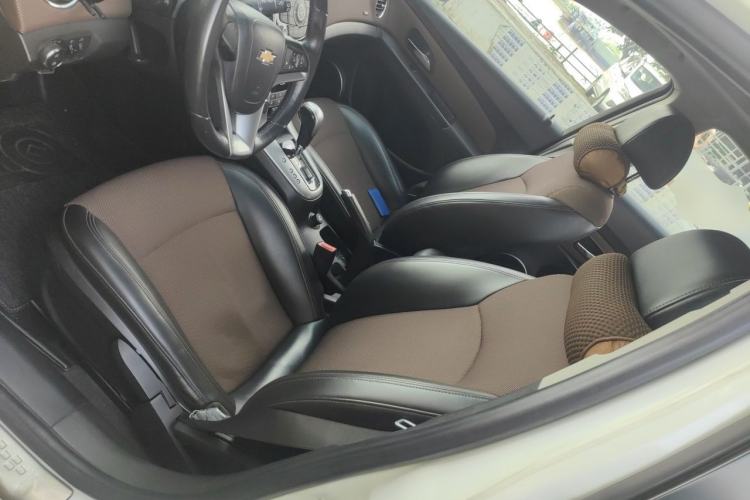 Used Chevrolet Cruze 2013 Hatchback 1.6L Automatic Luxury Model Left Front Seat