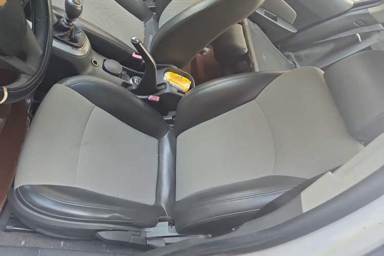 Used Chevrolet Cruze 2013 1.6L SL Grand Edition Manual Transmission Left Front Seat