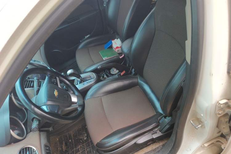 Used Chevrolet Cruze 2013 Hatchback 1.6L Automatic Luxury Model Left Front Seat