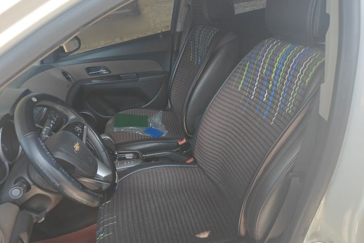 Used Chevrolet Cruze 2013 Hatchback 1.6L Automatic Luxury Model Left Front Seat