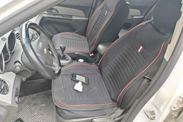 Used Chevrolet Cruze 2013 1.6L SE MT Left Front Seat