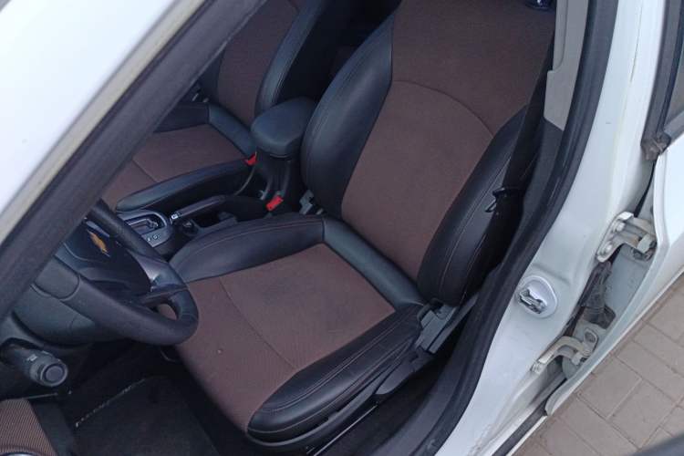 Used Chevrolet Cruze 2013 Hatchback 1.6L Automatic Luxury Model Left Front Seat