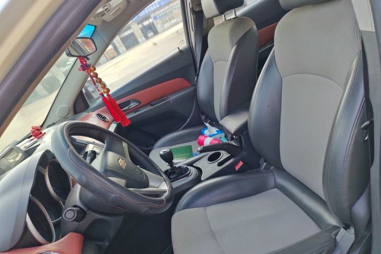 Used Chevrolet Cruze 2013 1.6L SL MT Left Front Seat