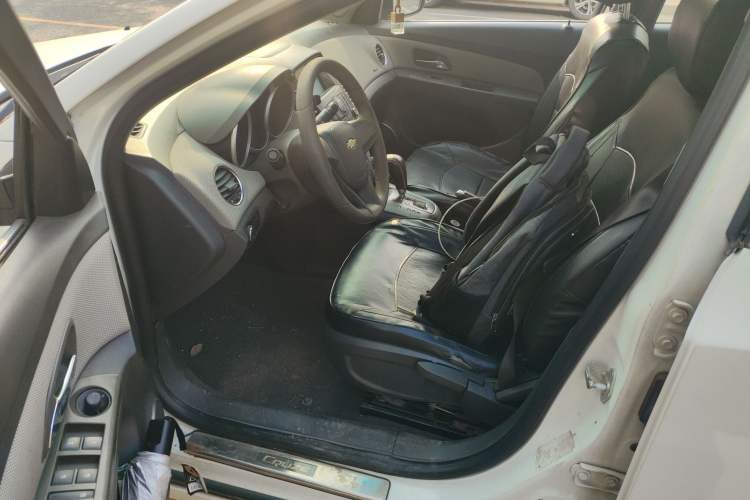 Used Chevrolet Cruze 2013 1.8L SE WTCC Edition AT Left Front Seat
