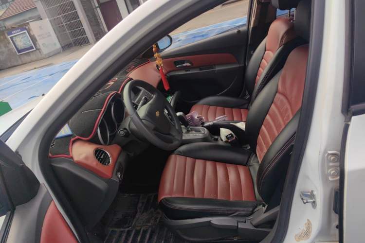 Used Chevrolet Cruze 2013 1.8L SE AT Left Front Seat
