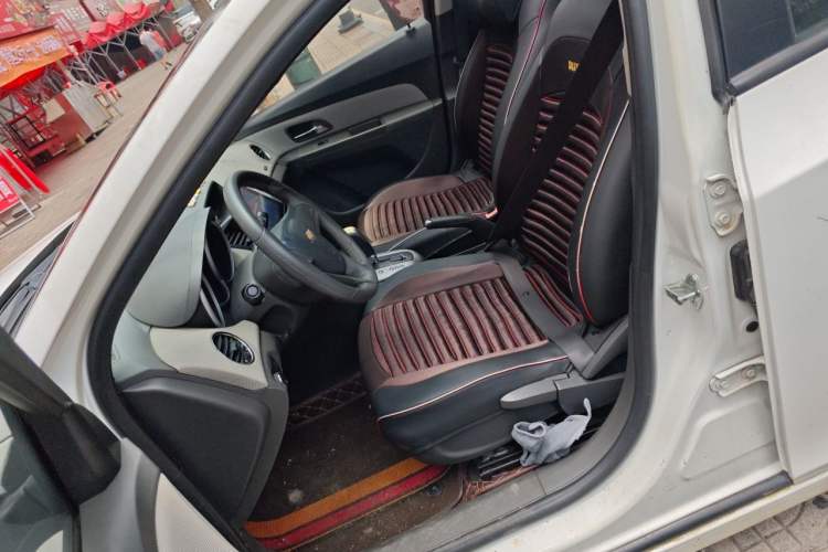 Used Chevrolet Cruze 2013 1.8L SE AT Left Front Seat