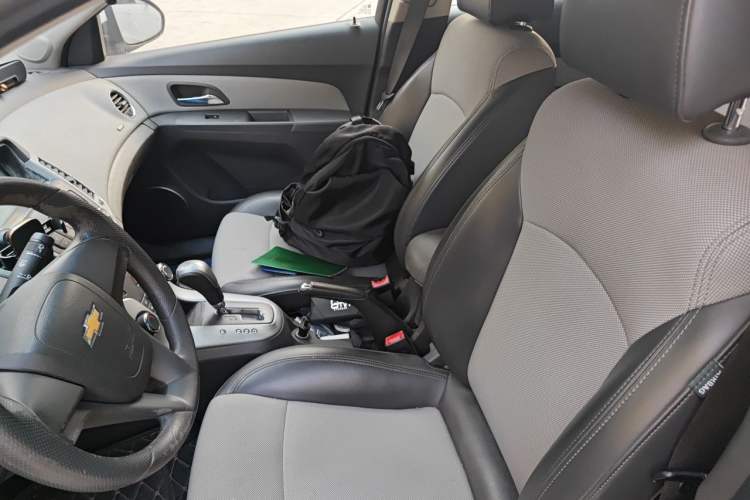 Used Chevrolet Cruze 2013 1.8L SE AT Left Front Seat