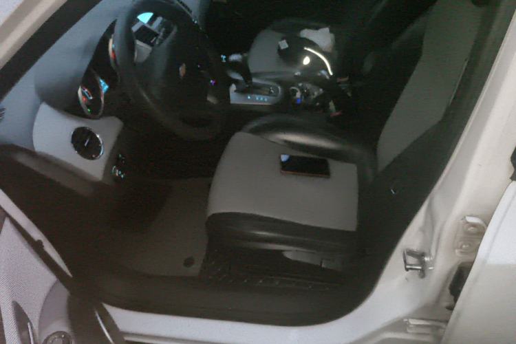 Used Chevrolet Cruze 2013 1.8L SE AT Left Front Seat