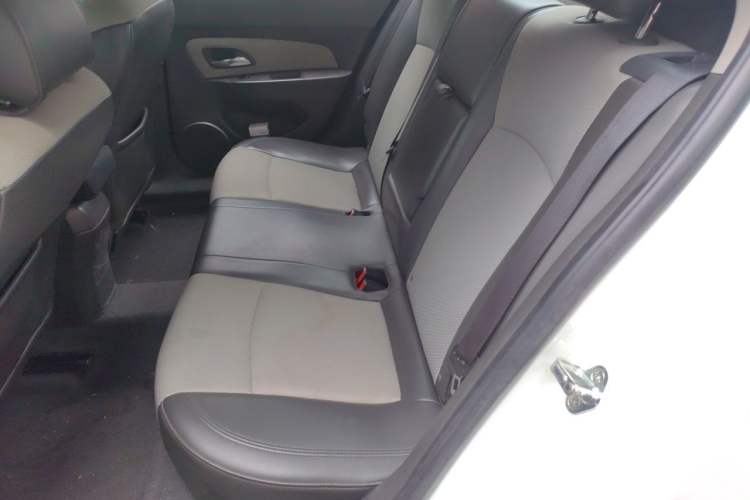 Used Chevrolet Cruze 2013 1.8L SE AT Left Rear Seat