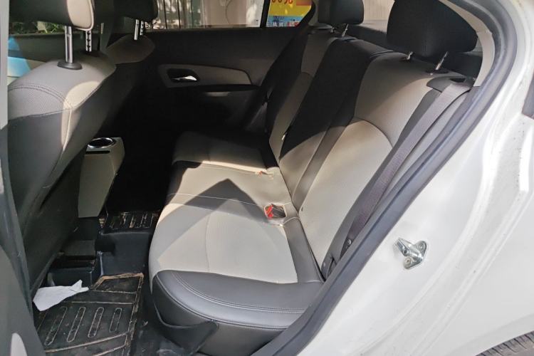 Used Chevrolet Cruze 2013 1.6L SL MT Left Rear Seat