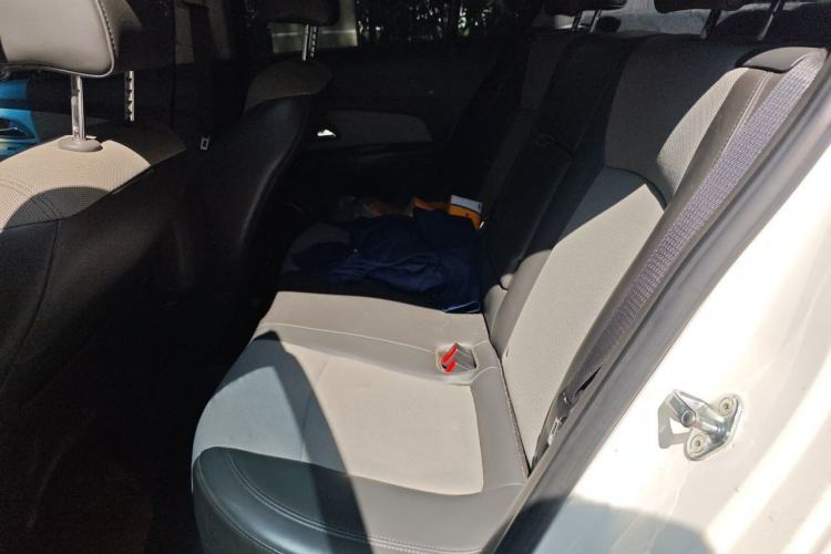 Used Chevrolet Cruze 2013 1.8L SE AT Left Rear Seat