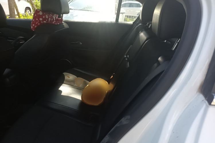 Used Chevrolet Cruze 2013 Hatchback 1.6T Automatic Flagship Model Left Rear Seat