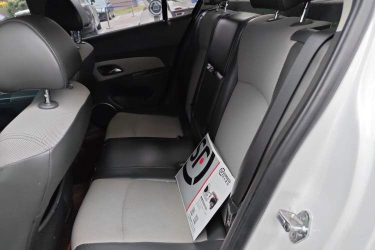 Used Chevrolet Cruze 2013 1.8L SE AT Left Rear Seat