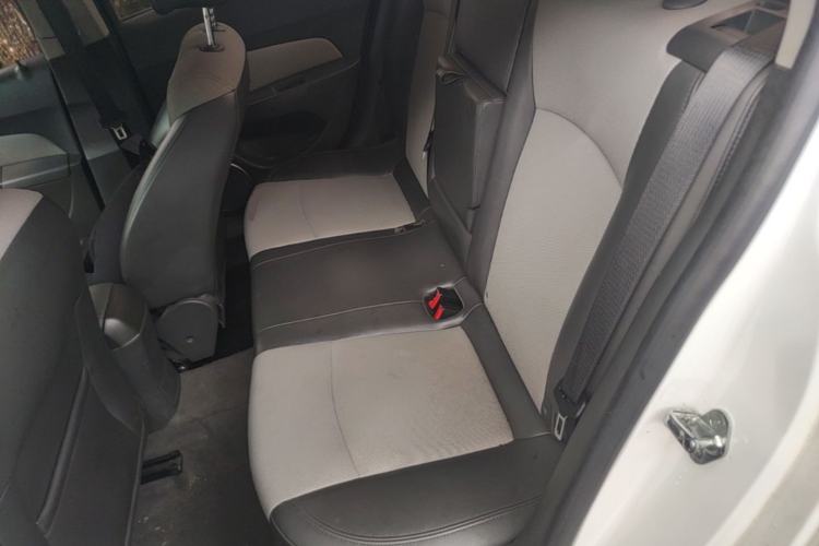 Used Chevrolet Cruze 2013 1.6L SE AT Left Rear Seat