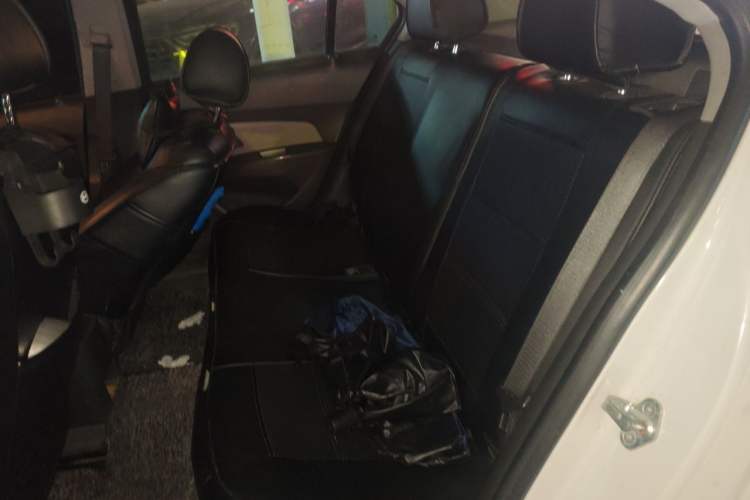 Used Chevrolet Cruze 2013 1.6L SL MT Left Rear Seat