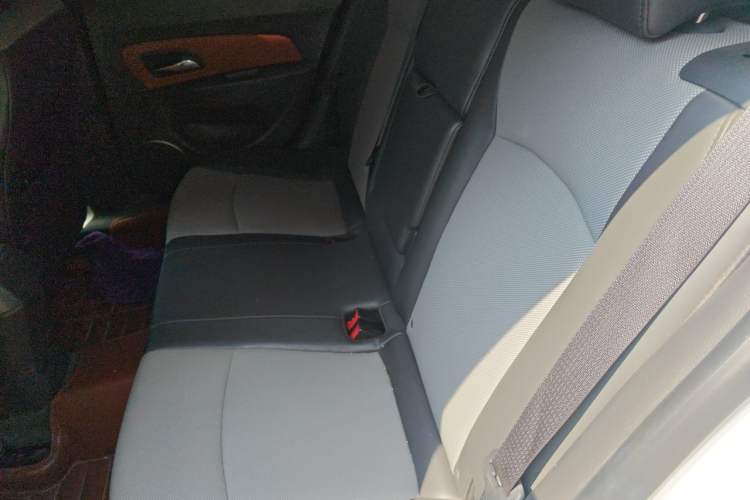 Used Chevrolet Cruze 2013 1.6L SE MT Left Rear Seat