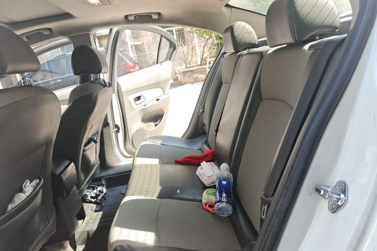 Used Chevrolet Cruze 2013 1.6L SL Sunroof Edition MT Left Rear Seat