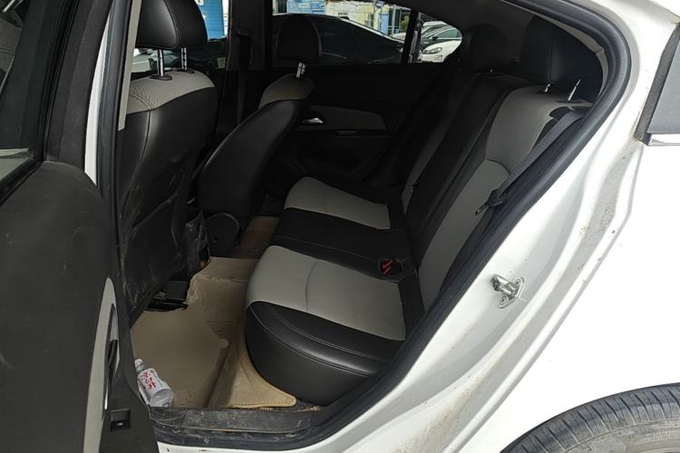 Used Chevrolet Cruze 2013 1.6L SL MT Left Rear Seat