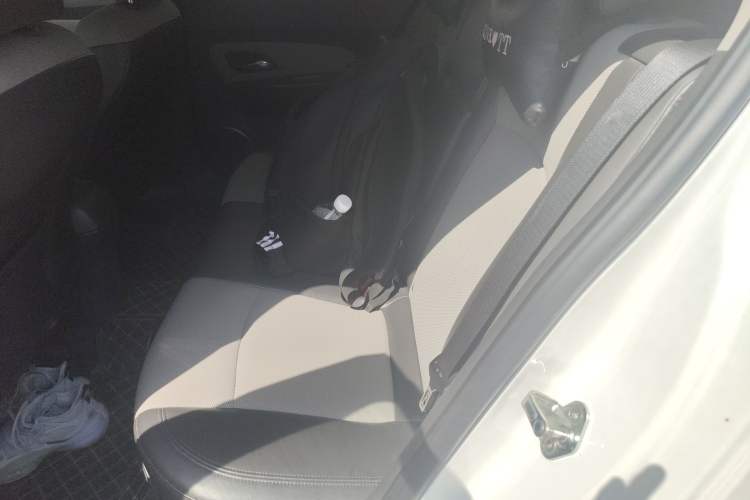 Used Chevrolet Cruze 2013 1.8L SE AT Left Rear Seat