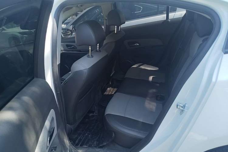 Used Chevrolet Cruze 2013 1.8L SE AT Left Rear Seat