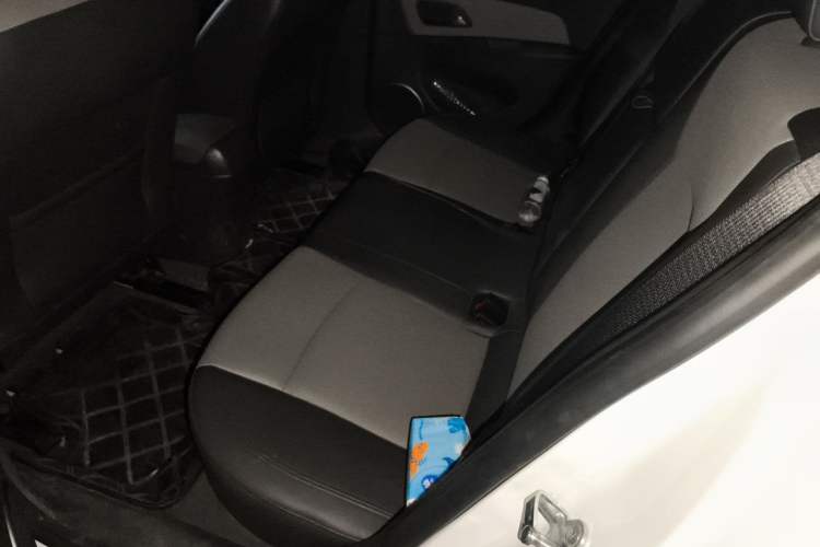 Used Chevrolet Cruze 2013 1.8L SE AT Left Rear Seat