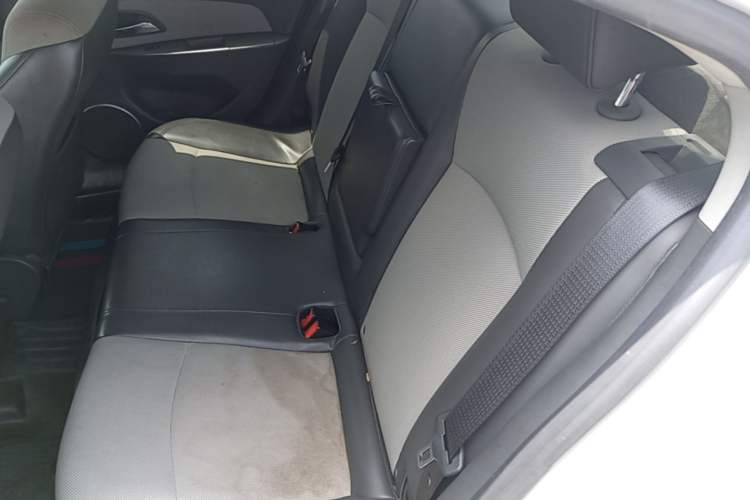 Used Chevrolet Cruze 2013 1.6L SE MT Left Rear Seat