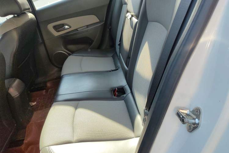 Used Chevrolet Cruze 2013 1.6L SE MT Left Rear Seat
