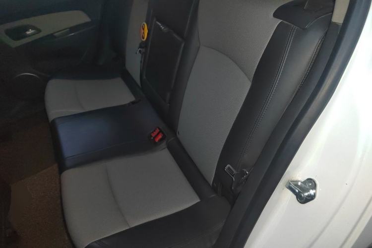Used Chevrolet Cruze 2013 1.8L SE AT Left Rear Seat