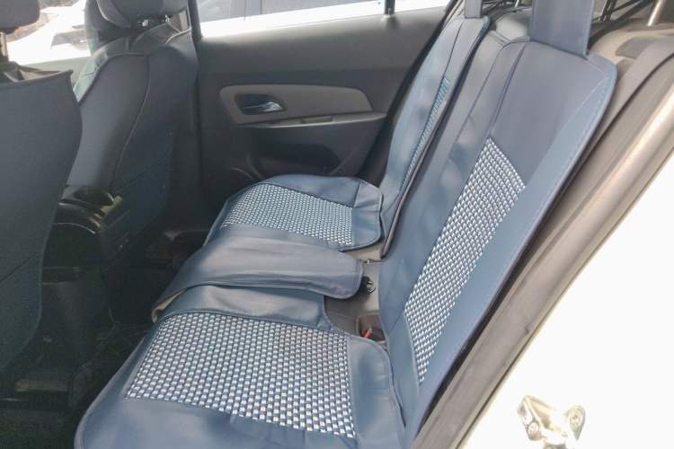 Used Chevrolet Cruze 2013 1.6L SL MT Left Rear Seat