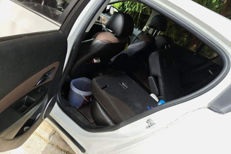 Used Chevrolet Cruze 2013 Hatchback 1.6L Manual Luxury Model Left Rear Seat