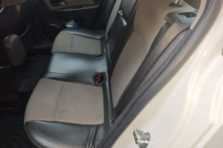 Used Chevrolet Cruze 2013 1.8L SE AT Left Rear Seat